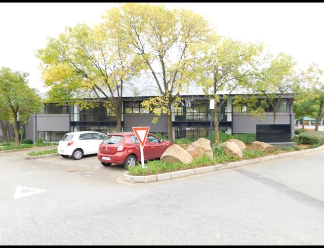 333M² OFFICE FOR SALE IN WOODMEAD